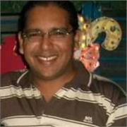 Profesor de varios idiomas, matemáticas, física, química, teología, filosofía